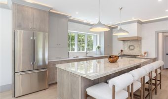 157 Ellery Ave, Middletown, RI 02842