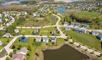 1094 Holly Dr, Antioch, IL 60002