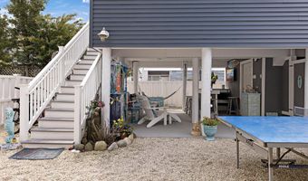 222 7TH St, Beach Haven, NJ 08008