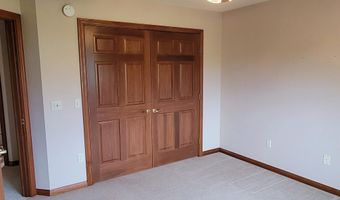 204 Steeplechase Dr, Auburn, IN 46706