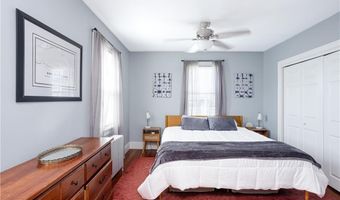 6 Pond Ave, Newport, RI 02840
