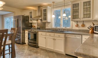 165 Oak Ridge Dr, Berlin, CT 06037