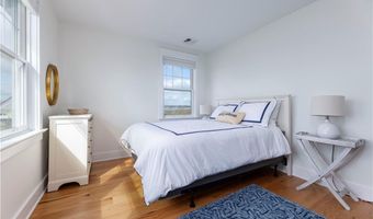 808 W Beach Rd, Charlestown, RI 02813