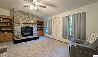 211 Pine St, Bee, NE 68314
