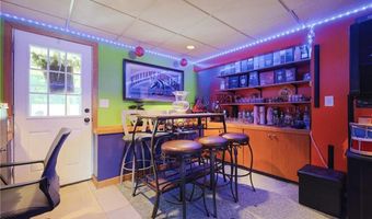 52 Urquhart St, Cranston, RI 02920