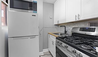 1111 ARLINGTON Blvd 822, Arlington, VA 22209