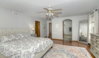 908 Mocking Bird Dr, Antioch, IL 60002