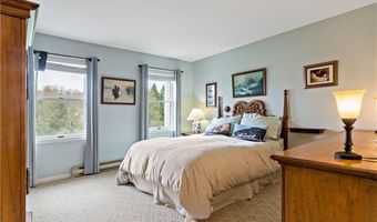413 North Ln, Bristol, RI 02809