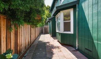 1520 Cabernet Cir, Santa Rosa, CA 95403