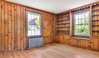 172 Hoyt Ave, East Providence, RI 02916