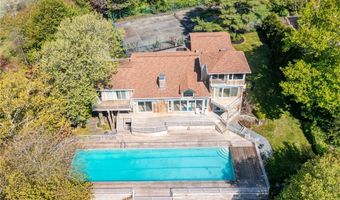 275 Boston Neck Rd, Narragansett, RI 02882