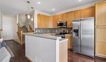 15592 Eagles Nest Way, Apple Valley, MN 55124
