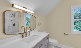 168 Leonardville Rd, Belford, NJ 07718