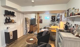 2120 S LOWELL St, Arlington, VA 22204