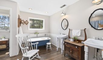 126 Narrow Shore Rd, Aydlett, NC 27916