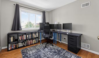7 Gregg Ln, Bayonne, NJ 07002