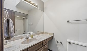 915 Carriage Dr, Algonquin, IL 60102