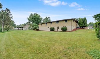 2416 Maplewood Dr, Asbury, IA 52002