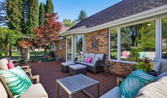9 MEADOWBROOK Ln, Appleton, WI 54914