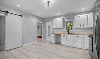 1600 N SUPERIOR St, Appleton, WI 54911