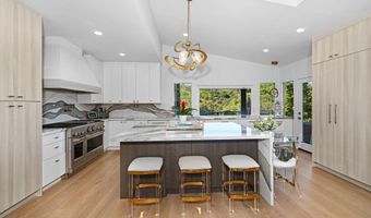 166 Castle Crest Rd, Alamo, CA 94507