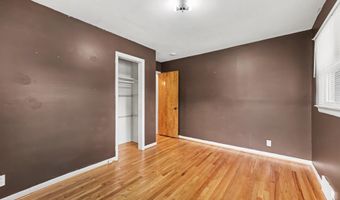 1597 Greenview Dr, Ann Arbor, MI 48103