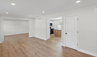 2301 Wedgewood Dr, Alton, IL 62002