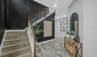 6135 VOYAGERS Pl, Apollo Beach, FL 33572
