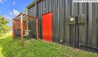 9211 N NC Hwy 194 N, Lansing, NC 28643