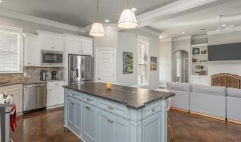 400 Halifax Cir, Benton, LA 71006
