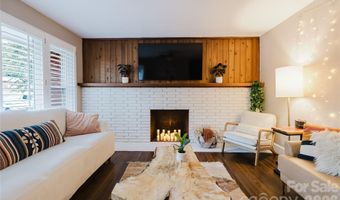 4920 Raymond Pl, Charlotte, NC 28205