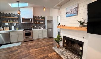 38 Hilltop Ave Cottage, Middletown, RI 02842