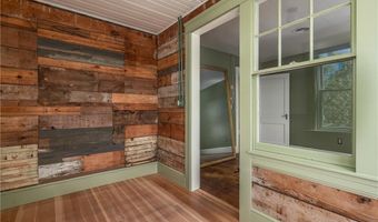 467 Maple Avenue Ave, Barrington, RI 02806