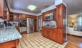 11 Ark Rd, Branford, CT 06405