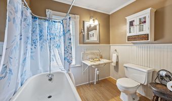 157 High St, Bristol, CT 06010