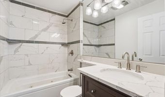 293 Gettysburg Way, Bayonne, NJ 07035