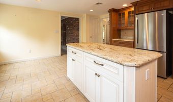 153 12th St, Belford, NJ 07718