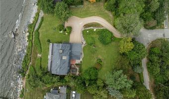 4 Mulberry Rd, Bristol, RI 02809