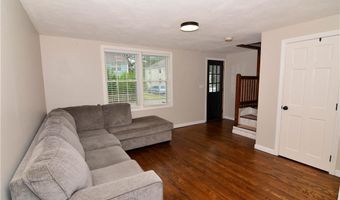15 Saratoga Rd, North Kingstown, RI 02852