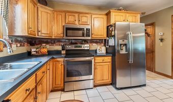 89 Elm St, Blackstone, MA 01504