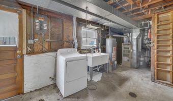 10 N ADAMS Dr, Addison, IL 60101