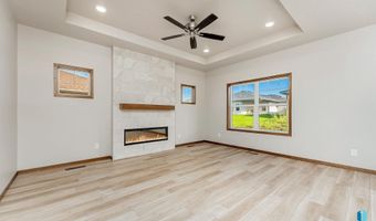 2404 E Brek St, Brandon, SD 57005