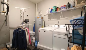 914 Ridge Rock Ln, Bargersville, IN 46106