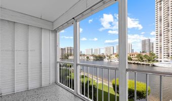 3030 Marcos Dr T-412, Aventura, FL 33160