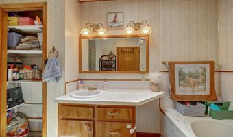 628 E Sand Hollar Rd, Bloomfield, IN 47424
