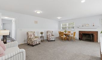 9 Evas Dr, Brookfield, CT 06804