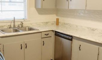 273 Holmesville Ave, Baxley, GA 31513