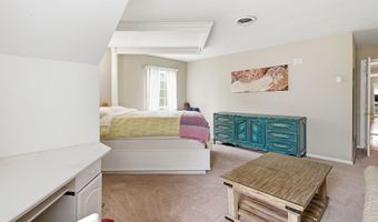4053 WEDGEWOOD Rd, Allentown, PA 18104