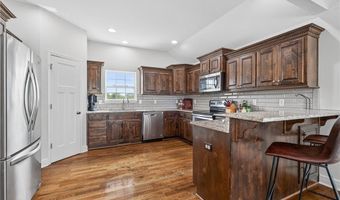 6994 141st St, Basehor, KS 66007