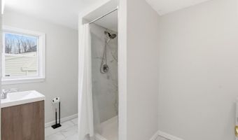 129 Willow Ave, Aberdeen, NJ 07747